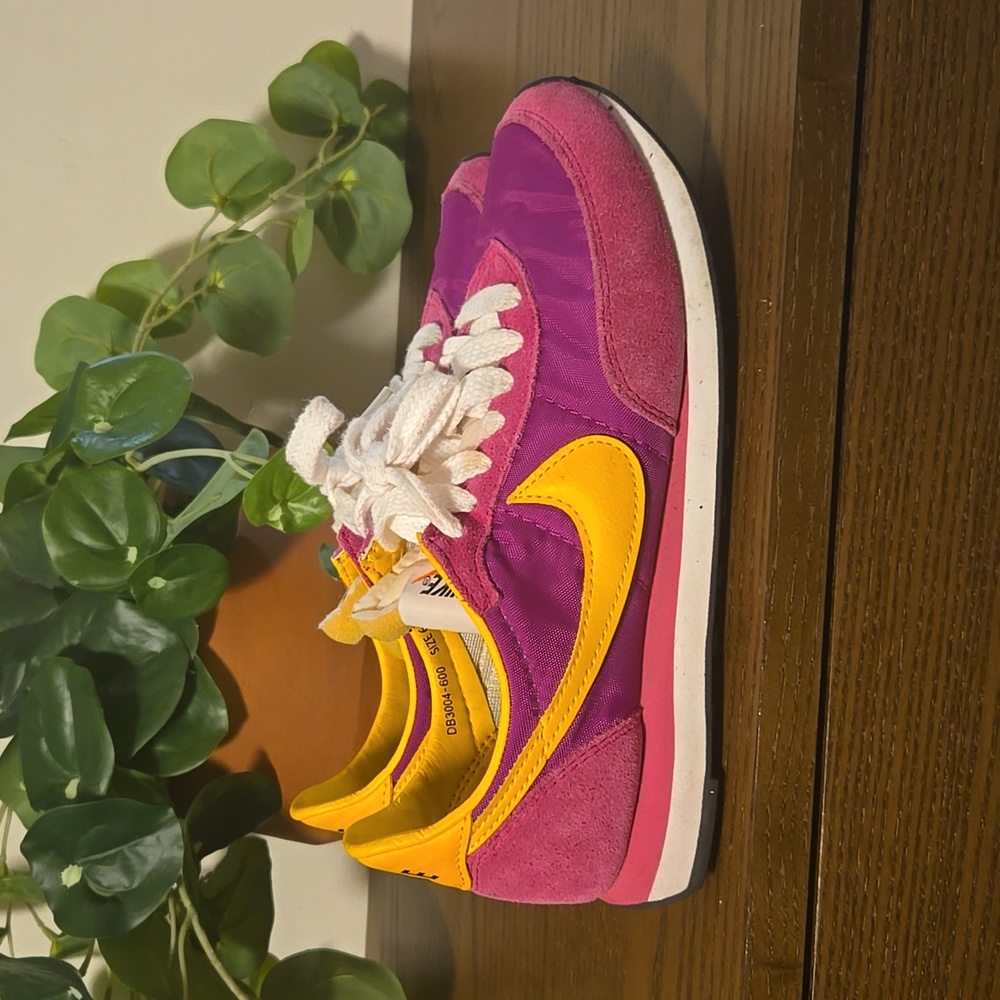 Nike Waffle Trainer 2 fireberry/yellow